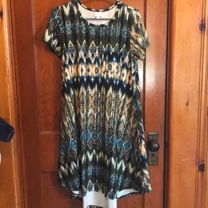 Gorgeous Lularoe Carly XS